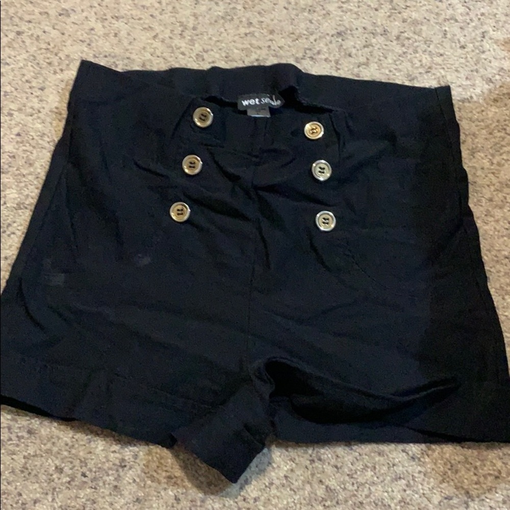 black stretchy shorts